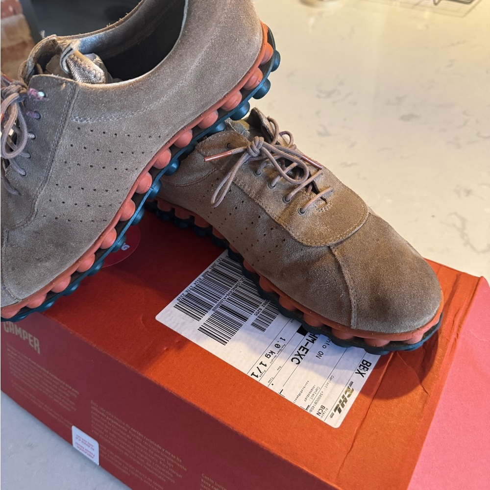 Pre-loved Camper Men's Suede Sneakers - Tan and Black. Size 43/US10.